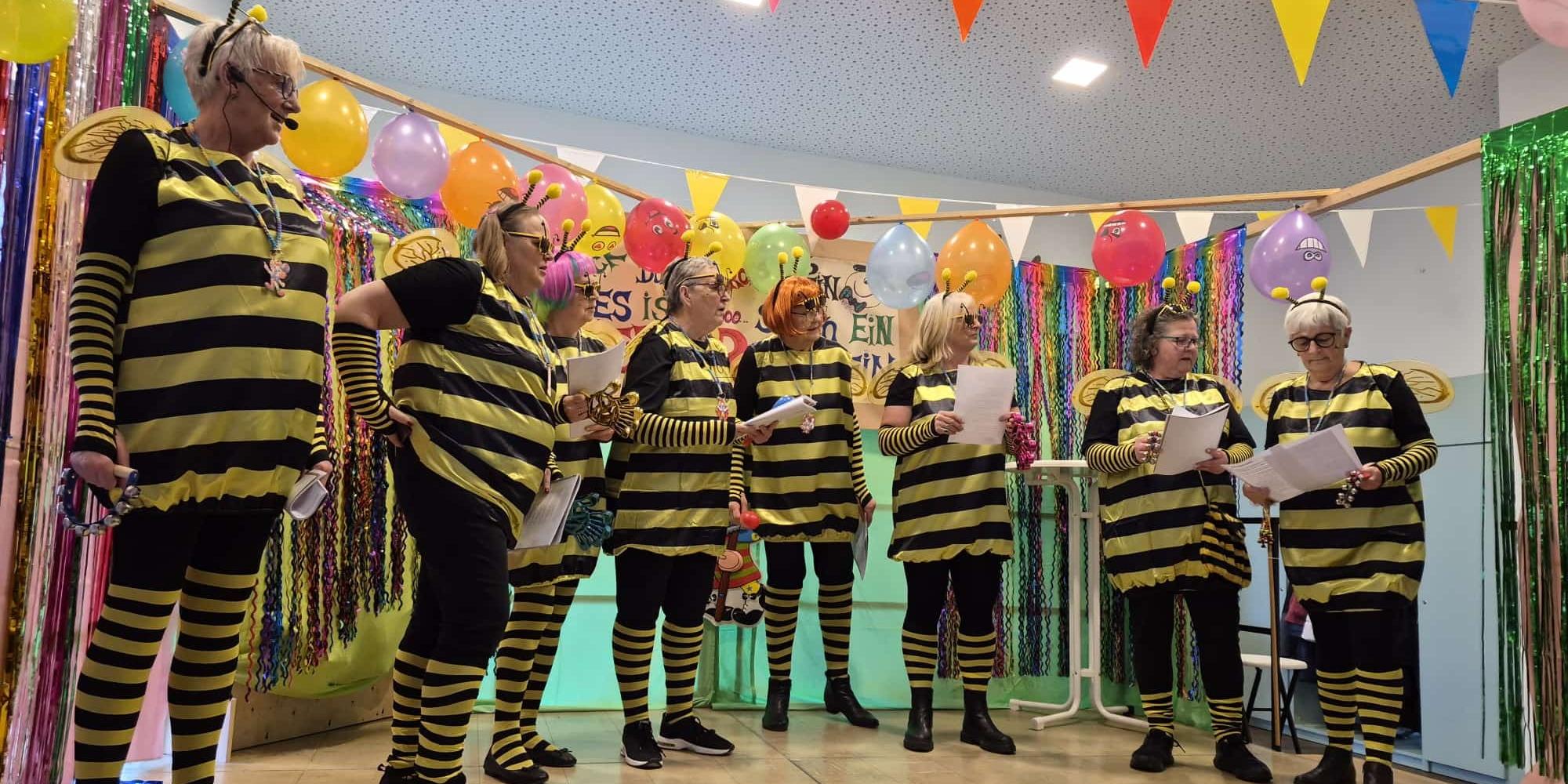 Organisationsteam des Seniorenkreises als Bienchen