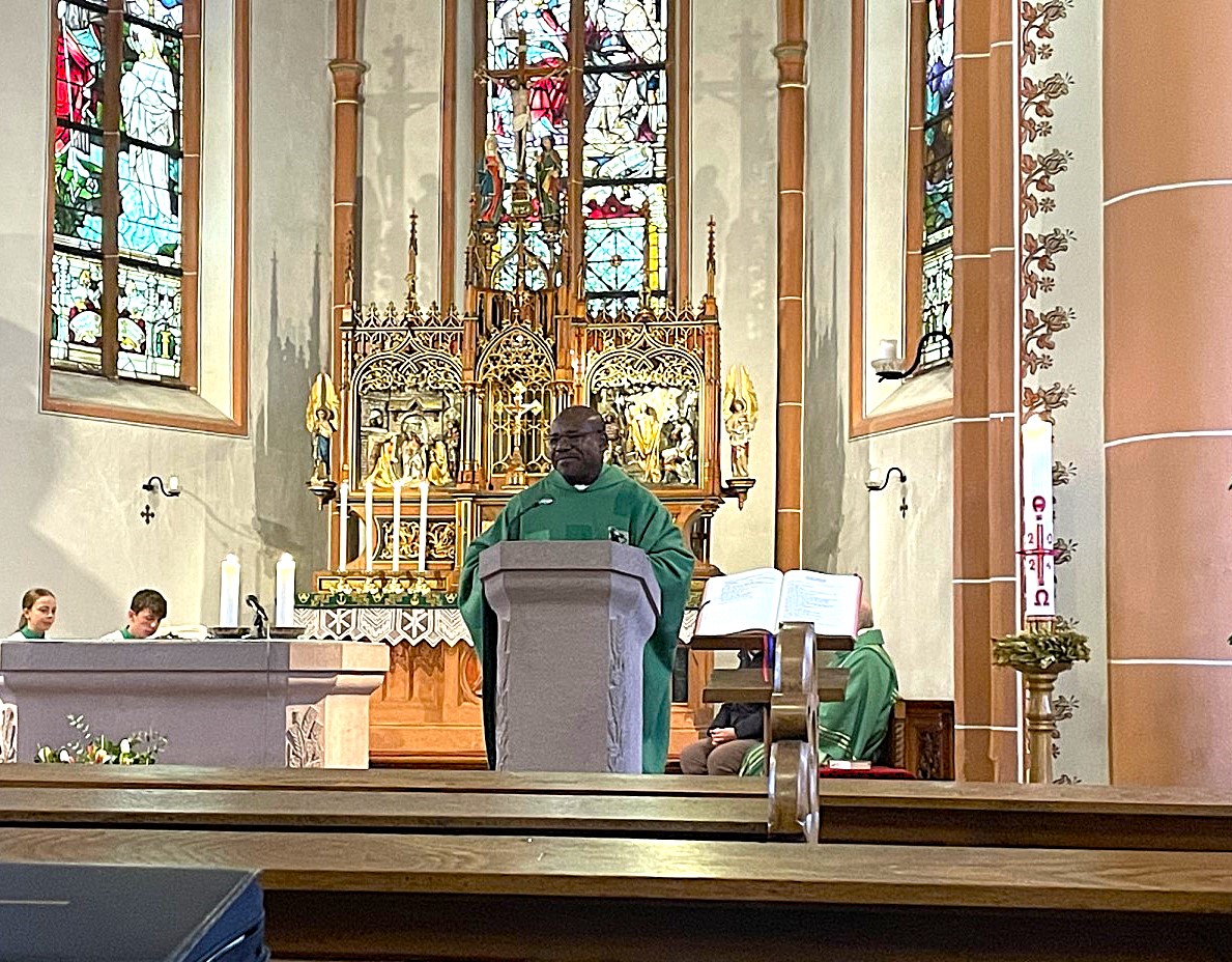Pater Kaycee, Hl. Messe in Kappel
