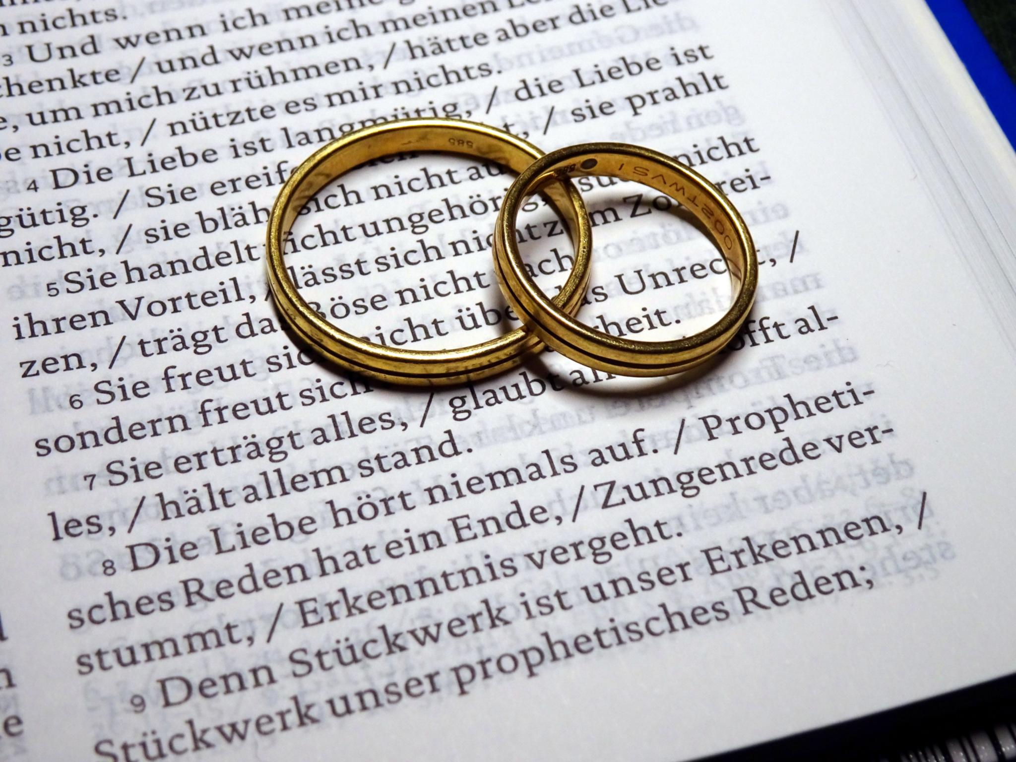 Die Liebe hört niemals auf...